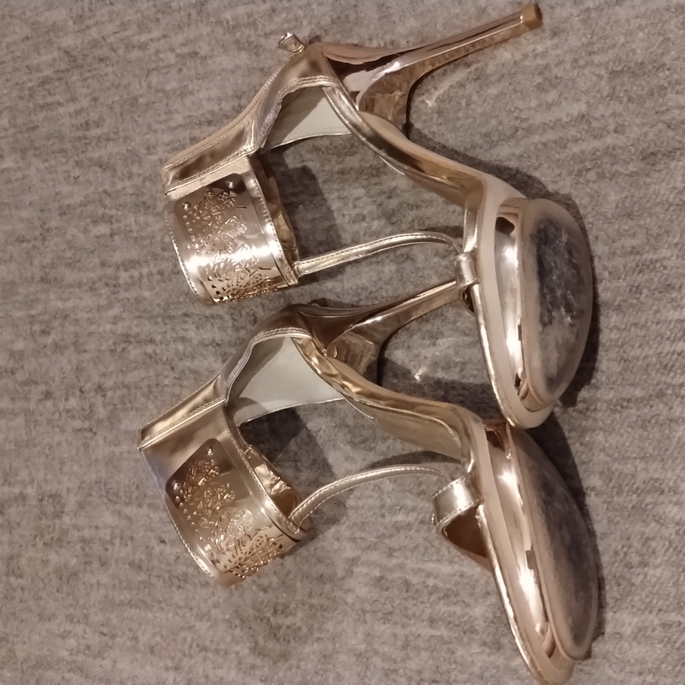 Bcbg maxazria heels